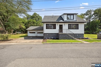 26 Lake St, North Haledon, NJ 07508
