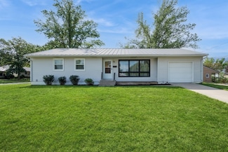 2625 Buchanan Dr SE, Cedar Rapids, IA 52403