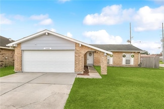 2400 W Sunny Meade Dr, Harvey, LA 70058