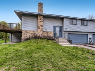 1718 Woodgate Ln, Saint Paul, MN 55122