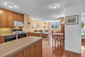 345 E 93rd St Unit 4D, New York, NY 10128