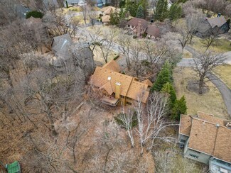 2571 Abbey Hill Dr, Hopkins, MN 55305