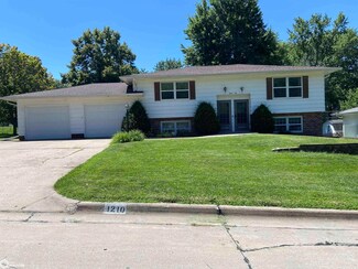 1210 Inman Dr, Red Oak, IA 51566