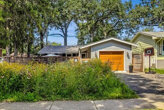 224 N Lakeshore Dr, Mundelein, IL 60060