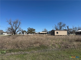 301 N Judge Hailey Dr, Lott, TX 76656