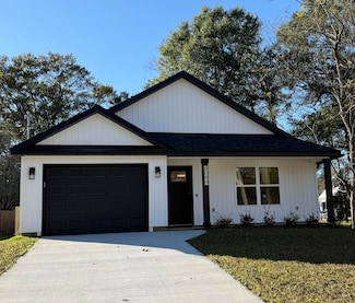 8090 3rd St, Laurel Hill, FL 32567