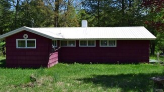 61 Waterwell Dr, Parish, NY 13131