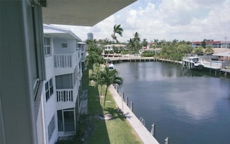 460 Paradise Isle Blvd Unit 301, Hallandale Beach, FL 33009