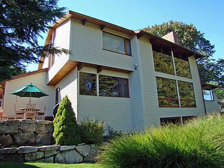 183 Eustis Ave, Newport, RI 02840