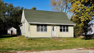 202 S 1st St, Easton, IL 62633