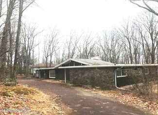 94 Winona Rd, Mount Pocono, PA 18344