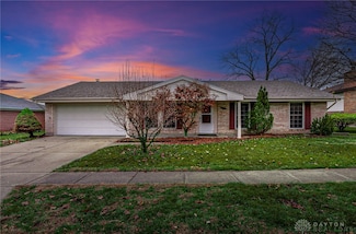 2108 Sir Lockesley Dr, Miamisburg, OH 45342