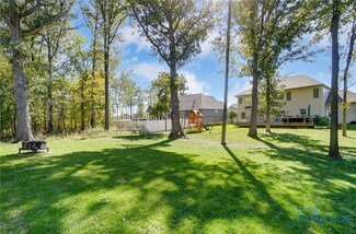 16069 Forest Ln, Findlay, OH 45840