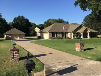 737 Kingfisher Rd, Catoosa, OK 74015