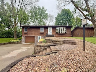 715 W Crest Ln, Ellsworth, WI 54011