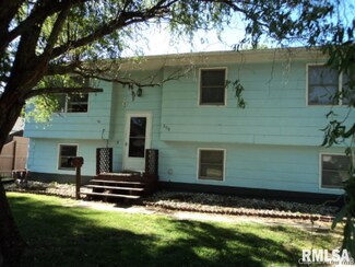 208 E Monmouth St, Abingdon, IL 61410
