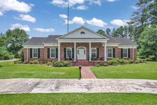 205 E Cannon St, Hemingway, SC 29554