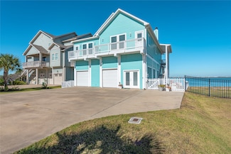 1640 Windsong Way, Tiki Island, TX 77554
