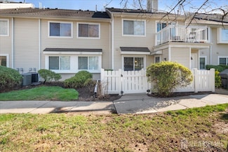 13 Wynwood Dr, Monmouth Junction, NJ 08852