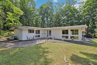 44 White House Rd, White Plains, NY 10607