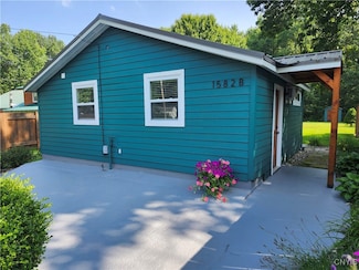 1582 Chestnut Ridge Rd, Chittenango, NY 13037