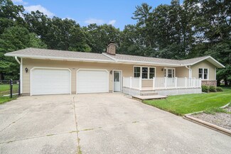 15041 Bignell Dr, Grand Haven, MI 49417