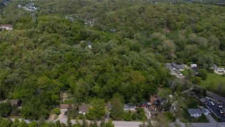 611 Sontag Rd, Ballwin, MO 63021