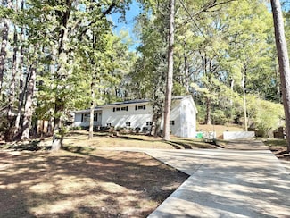 2314 Bluecutt Rd, Columbus, MS 39705