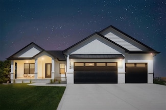 4748 Hillsdale Dr, Urbandale, IA 50322