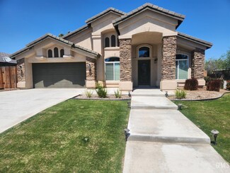9902 Snowdon Ave, Bakersfield, CA 93311