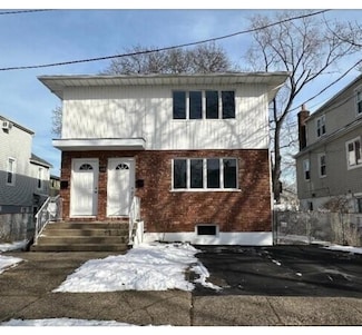 62 Graywood Rd Unit 1F, Port Washington, NY 11050