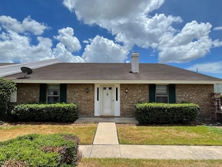 1732 Avenue C Unit A, El Campo, TX 77437