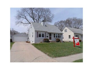 4609 Council St NE, Cedar Rapids, IA 52402