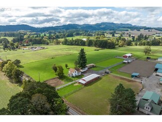 13805 NE Tangen Rd, Newberg, OR 97132