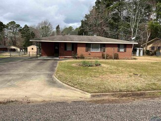 605 Enfield Dr, Marshall, TX 75672