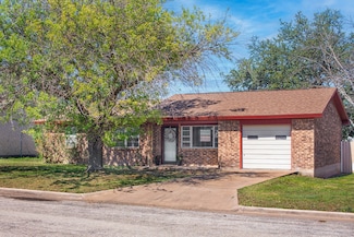 2006 S High St, Brady, TX 76825