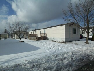 203 Oldbrook Ln, Port Huron, MI 48060