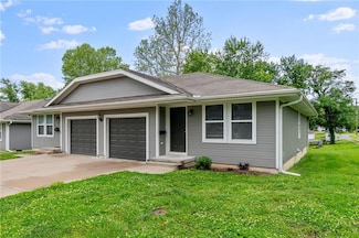 207 N Elm St, Cameron, MO 64429