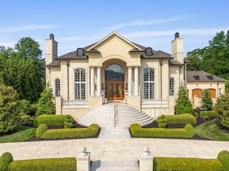 943 Squire Oaks Dr, Villa Hills, KY 41017