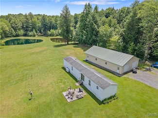 930 Salt Rd, Constantia, NY 13044