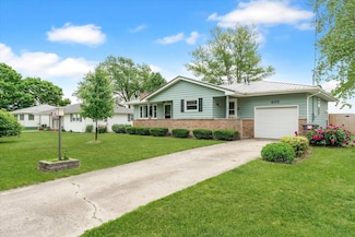 405 E Madison St, Pesotum, IL 61863