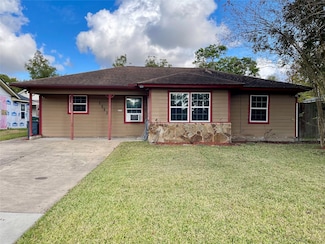 1113 Chevy Chase Dr, Angleton, TX 77515
