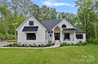 9564 Regent Dr, Davidson, NC 28036