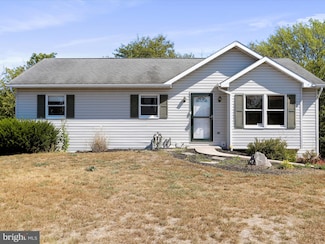 1191 Candice Ln, Chambersburg, PA 17201