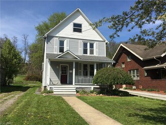 351 E Chestnut St, Lisbon, OH 44432