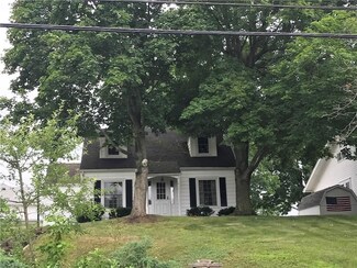 373 Cross St, Newcomerstown, OH 43832