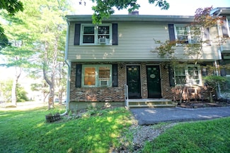 12 Picadilly Ct, Manchester, NH 03104