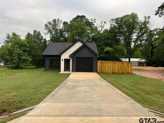 508 E Paschal St, Troup, TX 75789