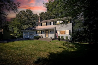 152 Bart Dr, Poughkeepsie, NY 12603