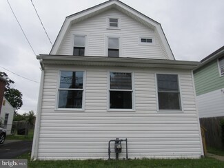 11 W Roland Rd, Brookhaven, PA 19015